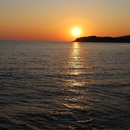 With A Garden Lägenhet Pula