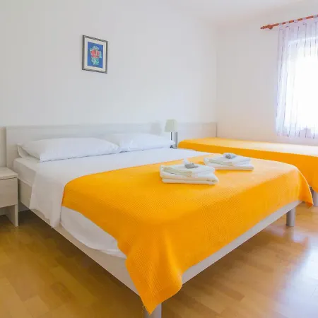 Lägenhet With A Garden