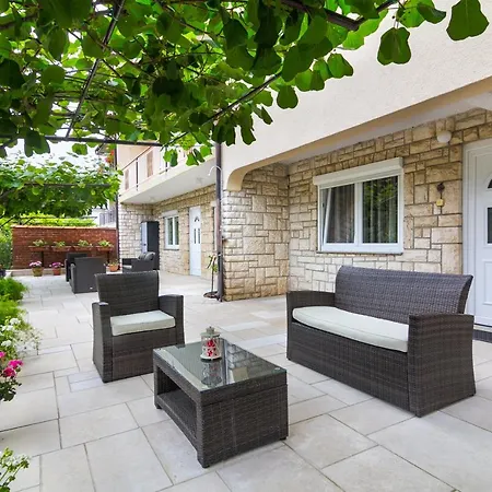 Apartment With A Garden